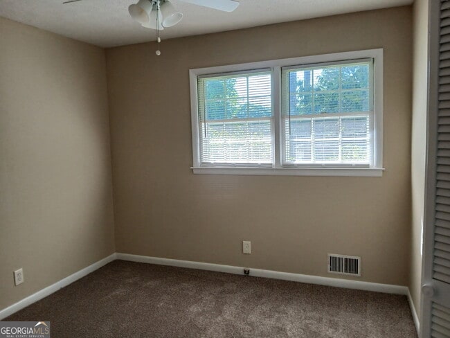 Foto del edificio - 8247 Spillers Dr SW