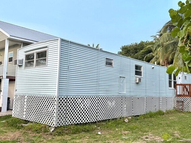 Building Photo - 728 92nd St