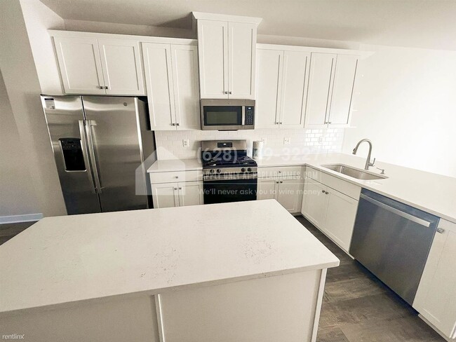Building Photo - 3 br, 4 bath Townhome - 2455 James Banks R...