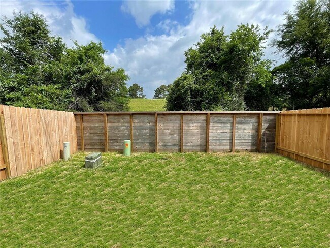 Building Photo - 16108 Oregon Oak Dr