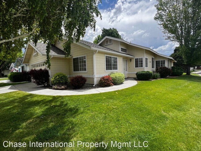 Building Photo - 3 br, 2 bath House - 1742 Lavender Court