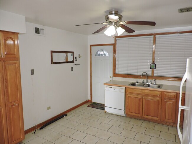 Foto del edificio - 3804 W 111th St