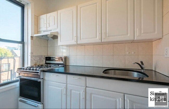Building Photo - 1 Bedroom on 11Th St. Park Slope