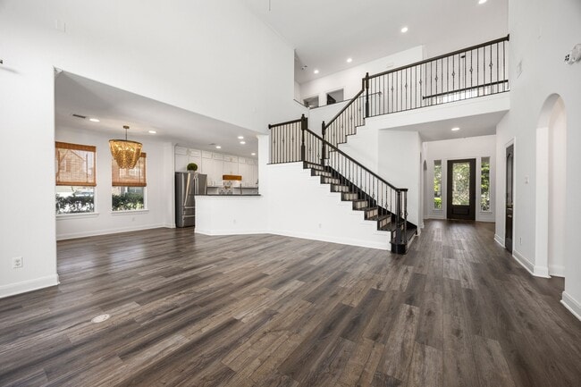 Building Photo - 6010 Gatewood Manor Dr