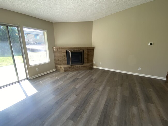 Building Photo - 1409 Humbolt Dr