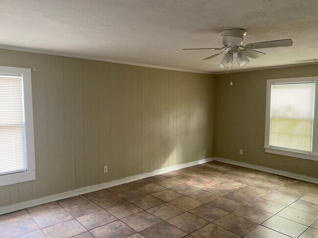 Photo - 3 bed/1 bath House for Rent