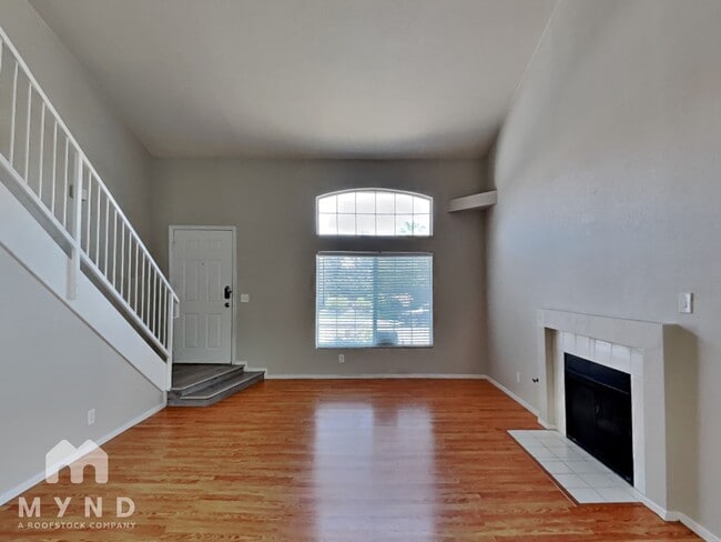 Building Photo - 2835 Floral Peak Dr