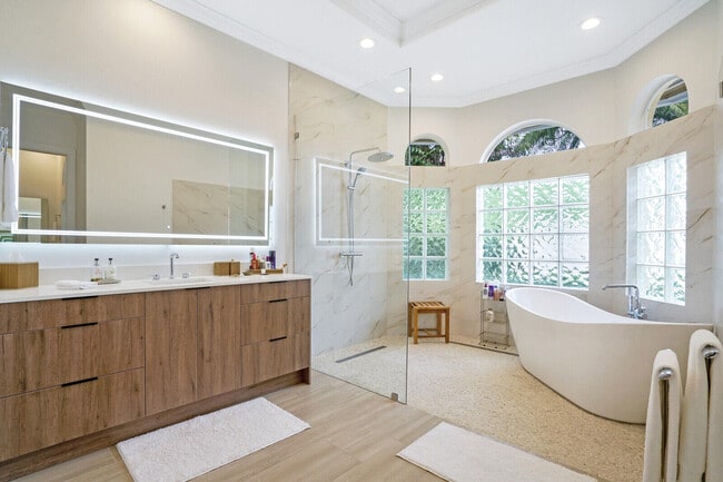 Foto del edificio - 14300 Calypso Ln
