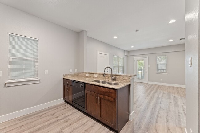 Foto del edificio - NOW LEASING! 1 and 2 bedroom apartments...