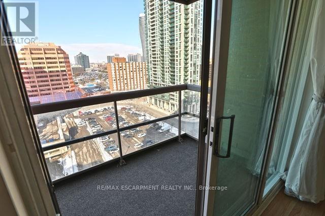 Building Photo - 156 Enfield Pl