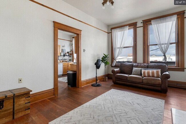 Foto del edificio - Charming 2 Bed, 2 Bath Apartment in Downtown Hamilton