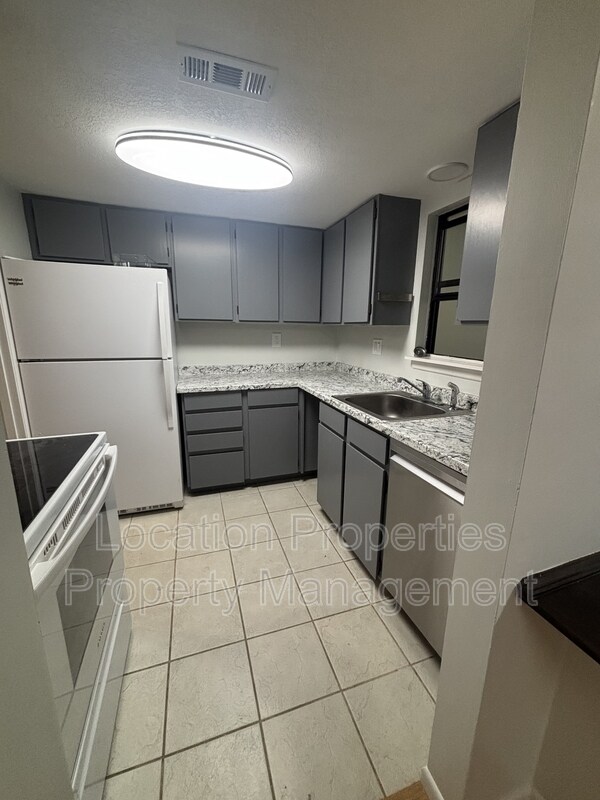 Foto del edificio - 1341 Westbrooke