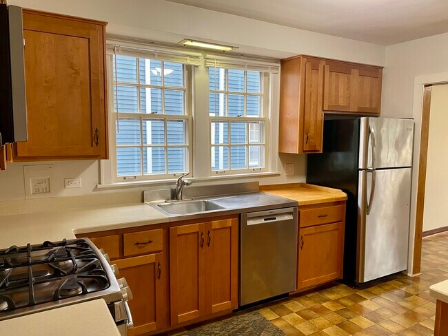 Foto del edificio - 537 N Washington St