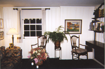Living room - 615 Bennington Ln