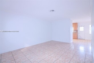 Building Photo - 3019 SW 68th Terrace