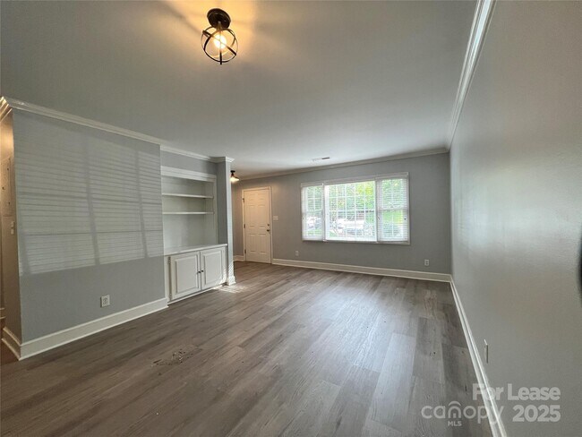 Foto del edificio - 1948 Lynnwood Dr