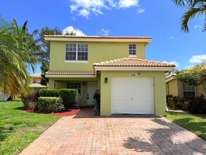 Building Photo - 3330 Blue Fin Dr