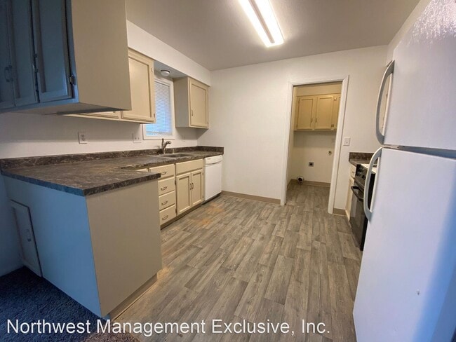 Building Photo - 2 br, 1.5 bath House - 16110 SE 3rd St