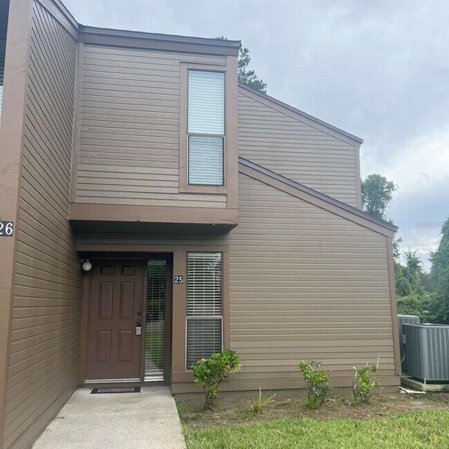 Building Photo - 25 Hembury Ln