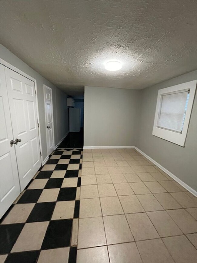 Foto del edificio - 728 N Broadway