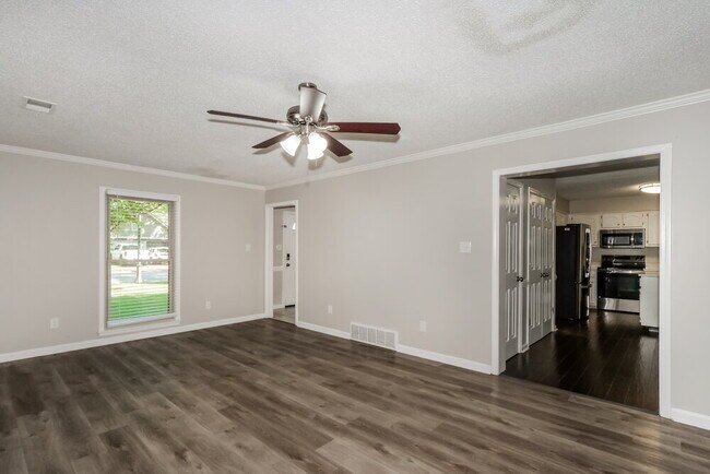 Building Photo - 2703 Twisted Oak Cove N