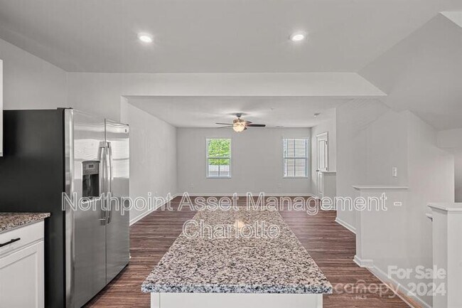 Foto del edificio - 5442 Kyndall Walk Way