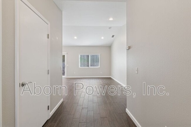 Foto del edificio - 620 Pearl Pl