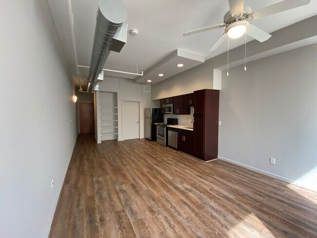Building Photo - Innerbelt Lofts