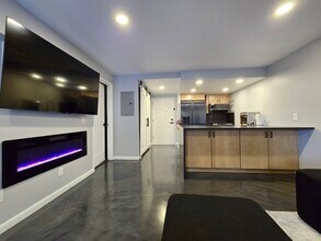 Building Photo - 55 Clinton Pl