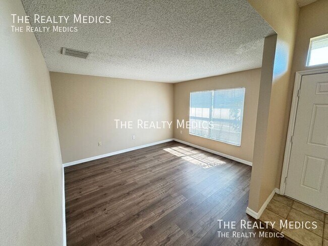 Building Photo - 321 Drum Ln