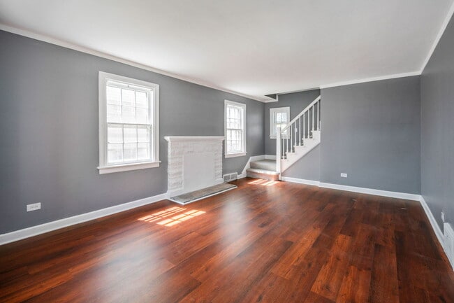 Building Photo - 12532 S Throop St