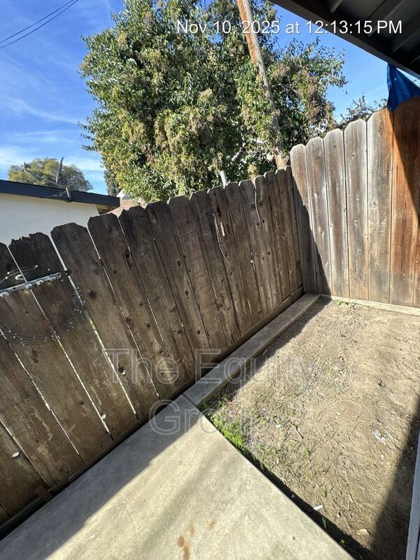 Foto del edificio - 701 E Noble Ave