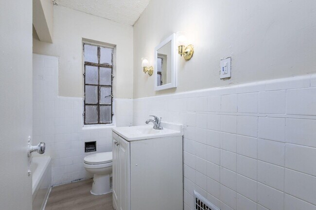 Foto del edificio - 16556 Ardmore St