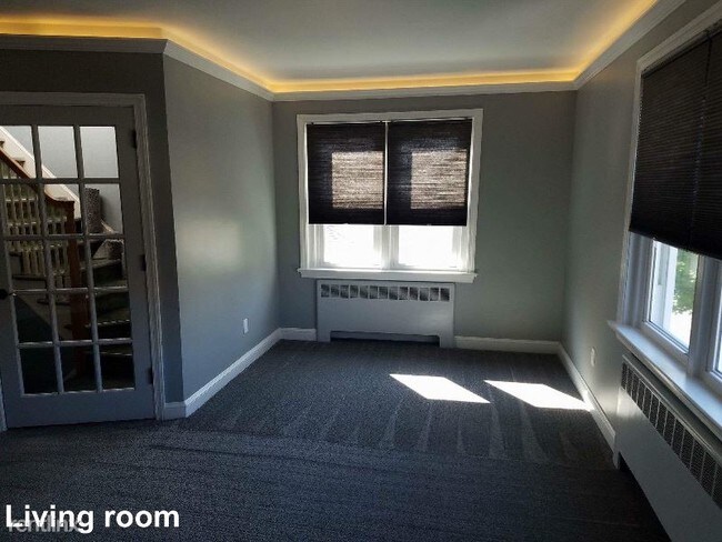 Foto del edificio - 825 W Main St