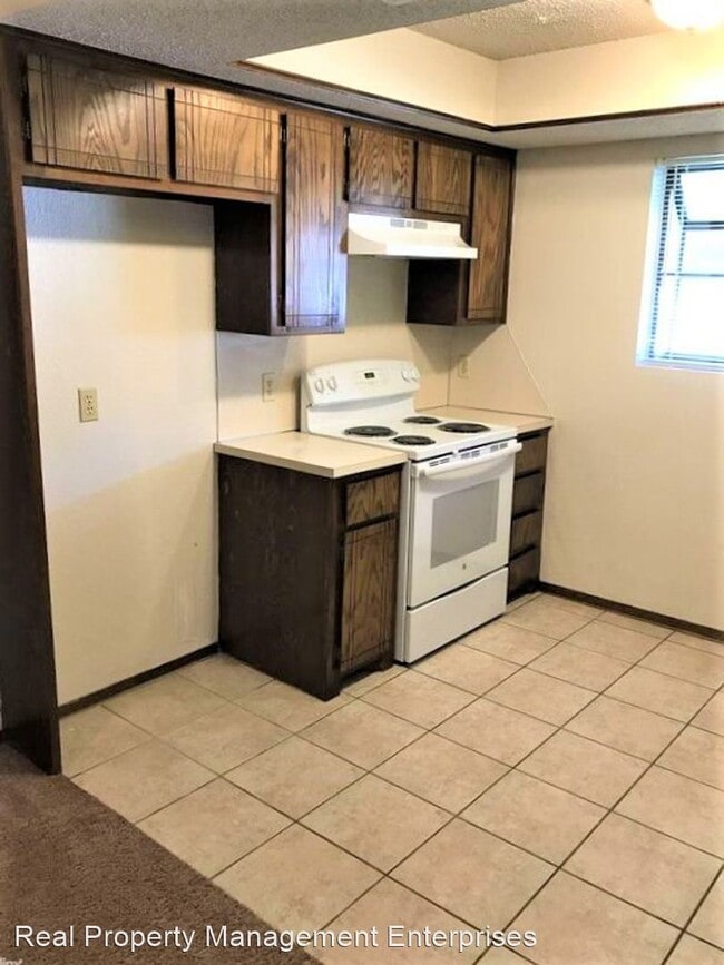 Building Photo - 2 br, 2 bath House - 1401 N Fretz Ave