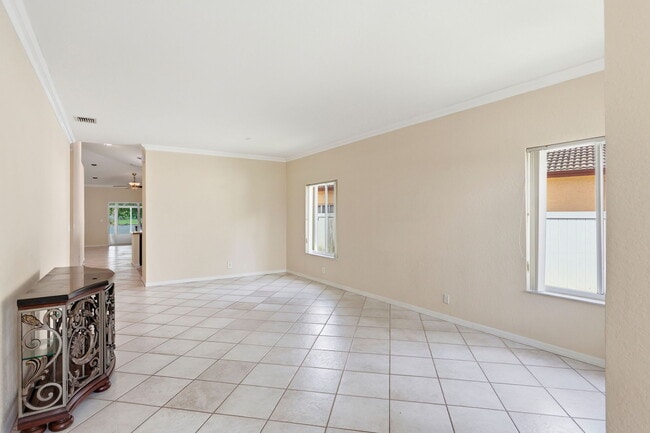 Building Photo - 1343 SW 44th Terrace