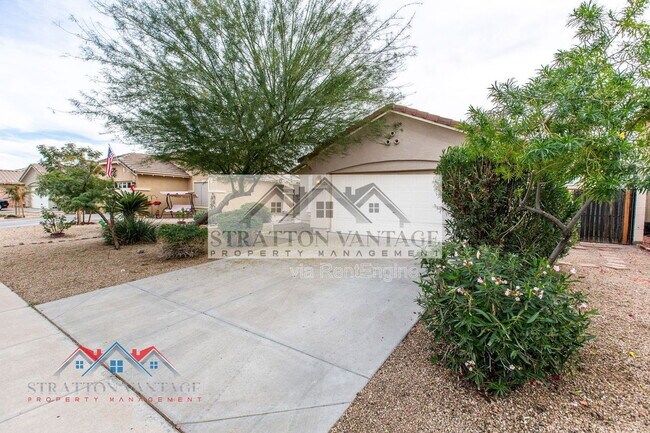 Foto del edificio - 17739 W Redfield Rd