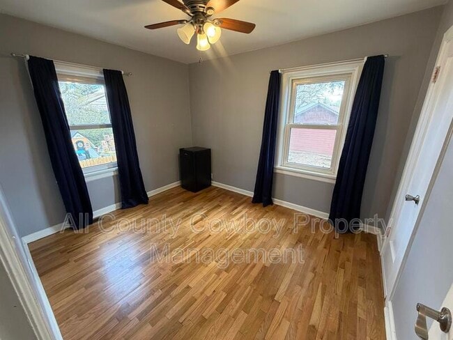 Foto del edificio - 1011 S 6th St