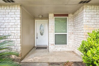 Building Photo - 15303 Tonya Dr