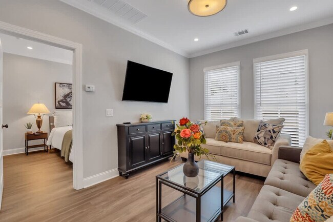 Building Photo - 306 W Gaston St