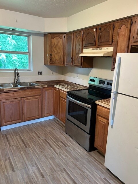 Kitchen - 683 W 600 S