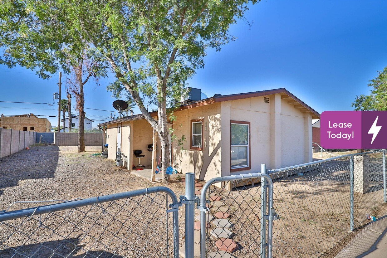 107 E Madden Dr, Avondale, AZ 85323 Condo for Rent in Avondale, AZ