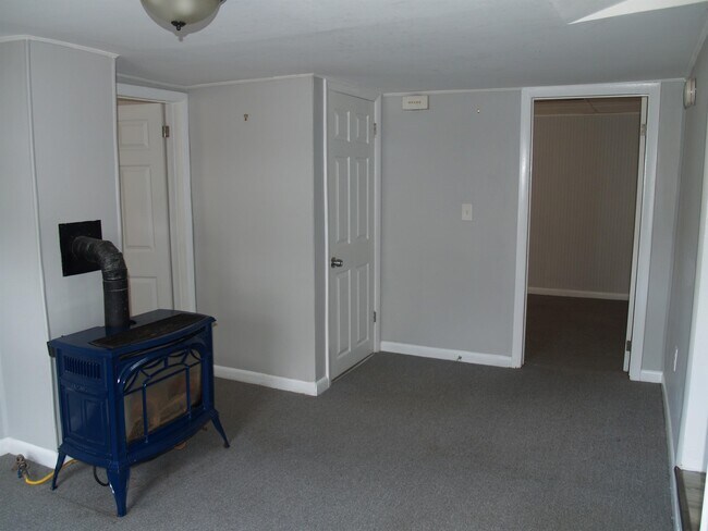 Building Photo - 203 Belmont St