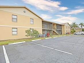 Building Photo - 5311 Summerlin Rd