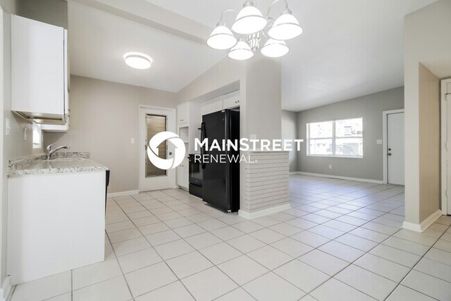 Foto del edificio - 4 Bedroom Pet-Friendly Home in Titusville, FL with Main Street Renewal