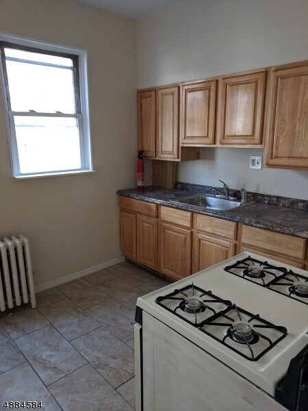 Building Photo - 1409 Maple Ave