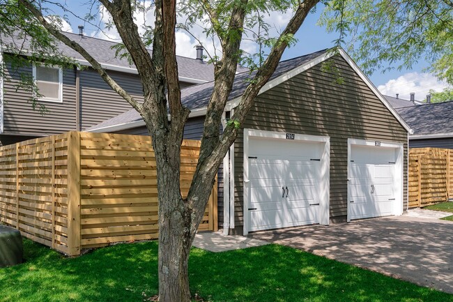 Building Photo - Dublin Park Townhomes