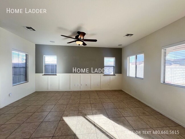 Building Photo - Beautiful Two Story - 3 Bed, 2.5 Bath San ...