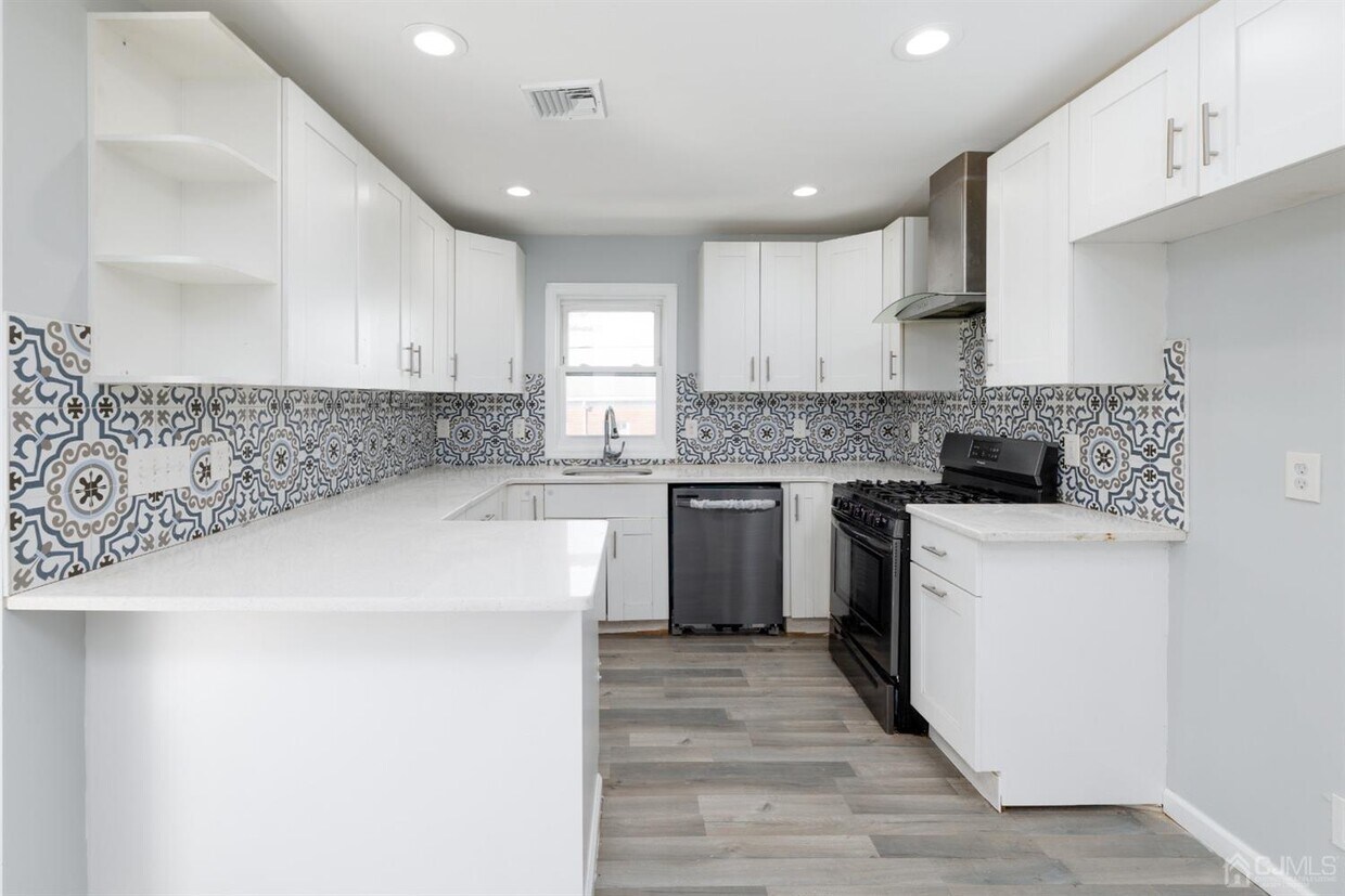 71 Carteret Ave, Carteret, NJ 07008 Room for Rent in Carteret, NJ