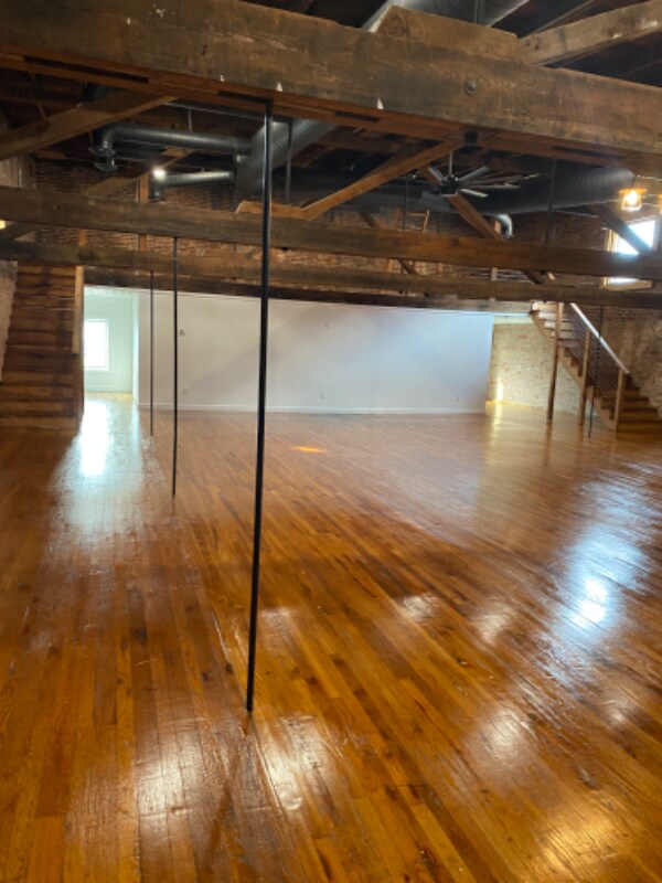 Building Photo - 94 College St